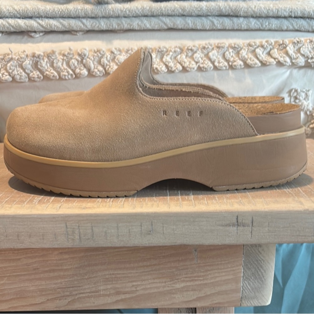 Reef Vista Skye Platform Clogs in Sand